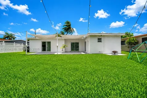 3192 NW 40th Court Lauderdale Lakes FL 33309