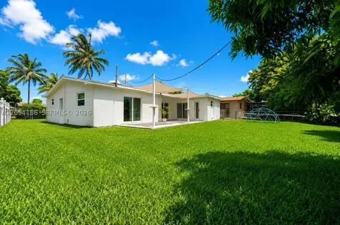 3192 NW 40th Court Lauderdale Lakes FL 33309