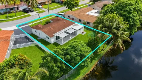 3192 NW 40th Court Lauderdale Lakes FL 33309