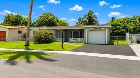 3192 NW 40th Court Lauderdale Lakes FL 33309