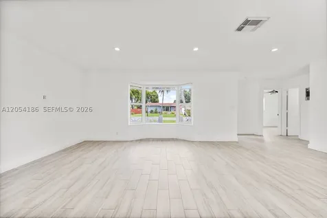 3192 NW 40th Court Lauderdale Lakes FL 33309