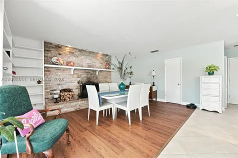 5580 SW 7th Street Plantation FL 33317