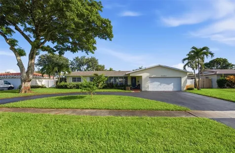 5580 SW 7th Street Plantation FL 33317