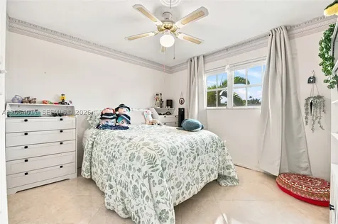 5580 SW 7th Street Plantation FL 33317