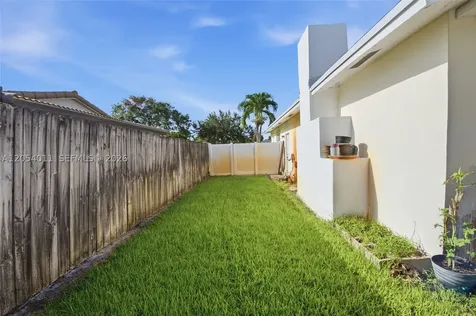 5580 SW 7th Street Plantation FL 33317
