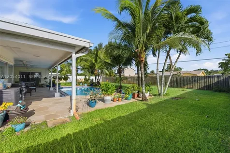 5580 SW 7th Street Plantation FL 33317