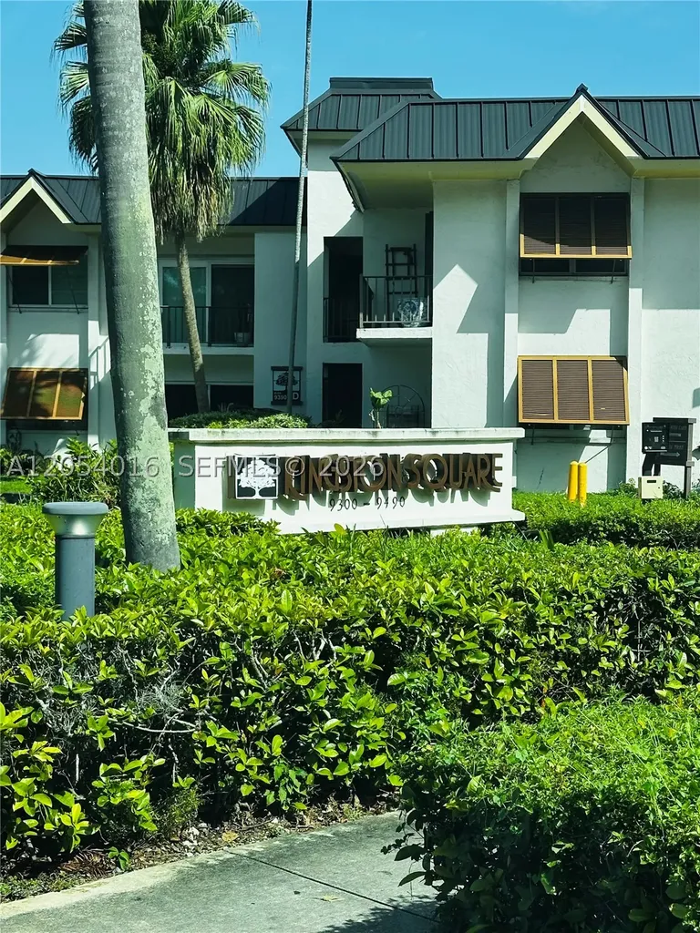 9354 SW 77th Avenue Miami FL 33156