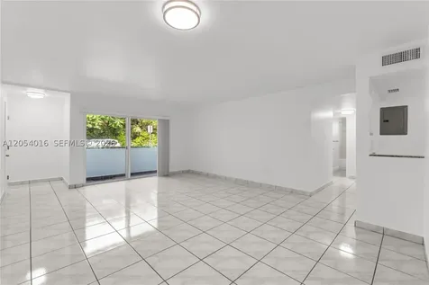 9354 SW 77th Avenue Miami FL 33156