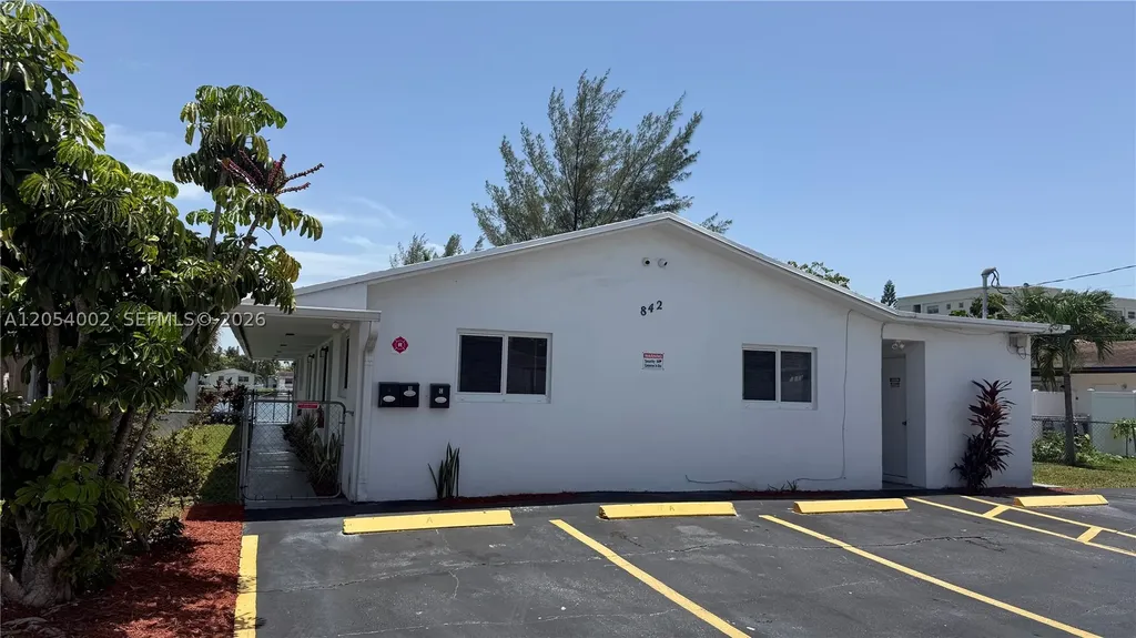 842 SW 2nd Street Hallandale Beach FL 33009