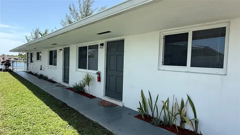 842 SW 2nd Street Hallandale Beach FL 33009