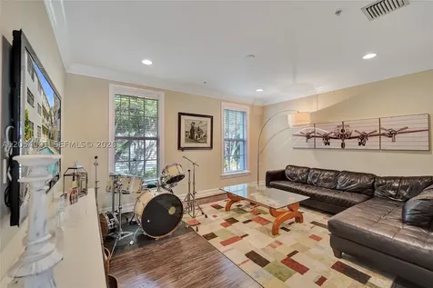 2726 Old Florida Trail Wilton Manors FL 33334