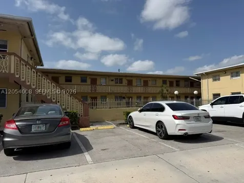 570 W 29th Street Hialeah FL 33012