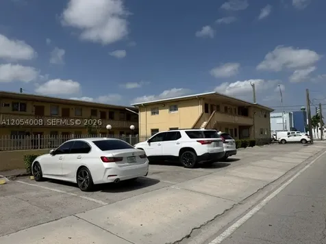 570 W 29th Street Hialeah FL 33012