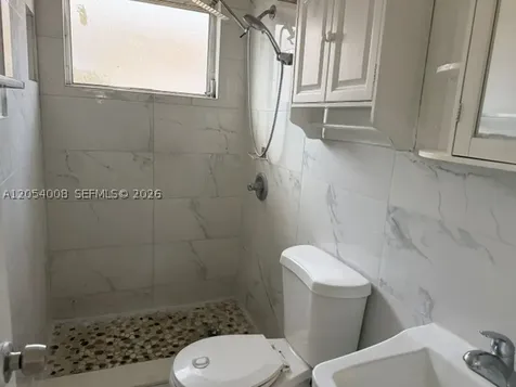 570 W 29th Street Hialeah FL 33012