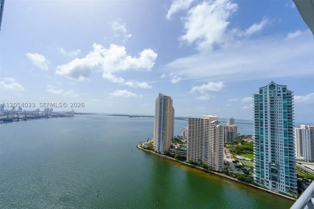 325 S Biscayne Boulevard Miami FL 33131