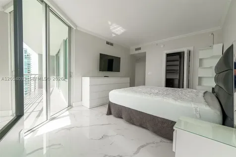 325 S Biscayne Boulevard Miami FL 33131
