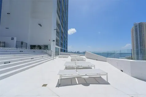 325 S Biscayne Boulevard Miami FL 33131