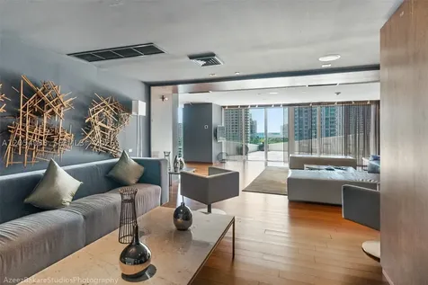 325 S Biscayne Boulevard Miami FL 33131