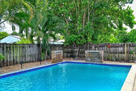 76 NE 170th Street North Miami Beach FL 33162