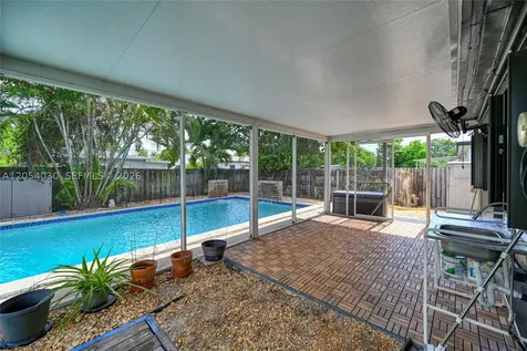 76 NE 170th Street North Miami Beach FL 33162