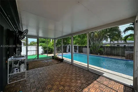 76 NE 170th Street North Miami Beach FL 33162