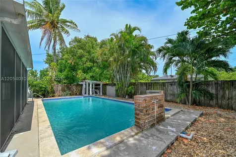 76 NE 170th Street North Miami Beach FL 33162
