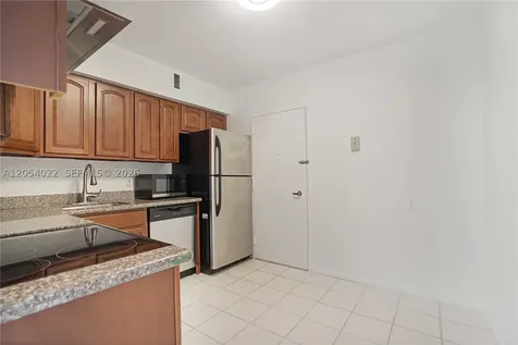 5700 Collins Avenue Miami Beach FL 33140