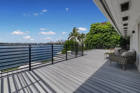 1300 S Venetian Way Miami FL 33139