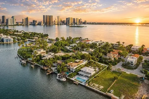 1300 S Venetian Way Miami FL 33139