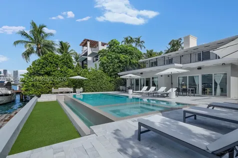 1300 S Venetian Way Miami FL 33139