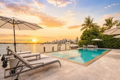 1300 S Venetian Way Miami FL 33139