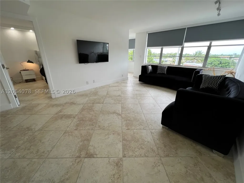 2741 Taft Street Hollywood FL 33020