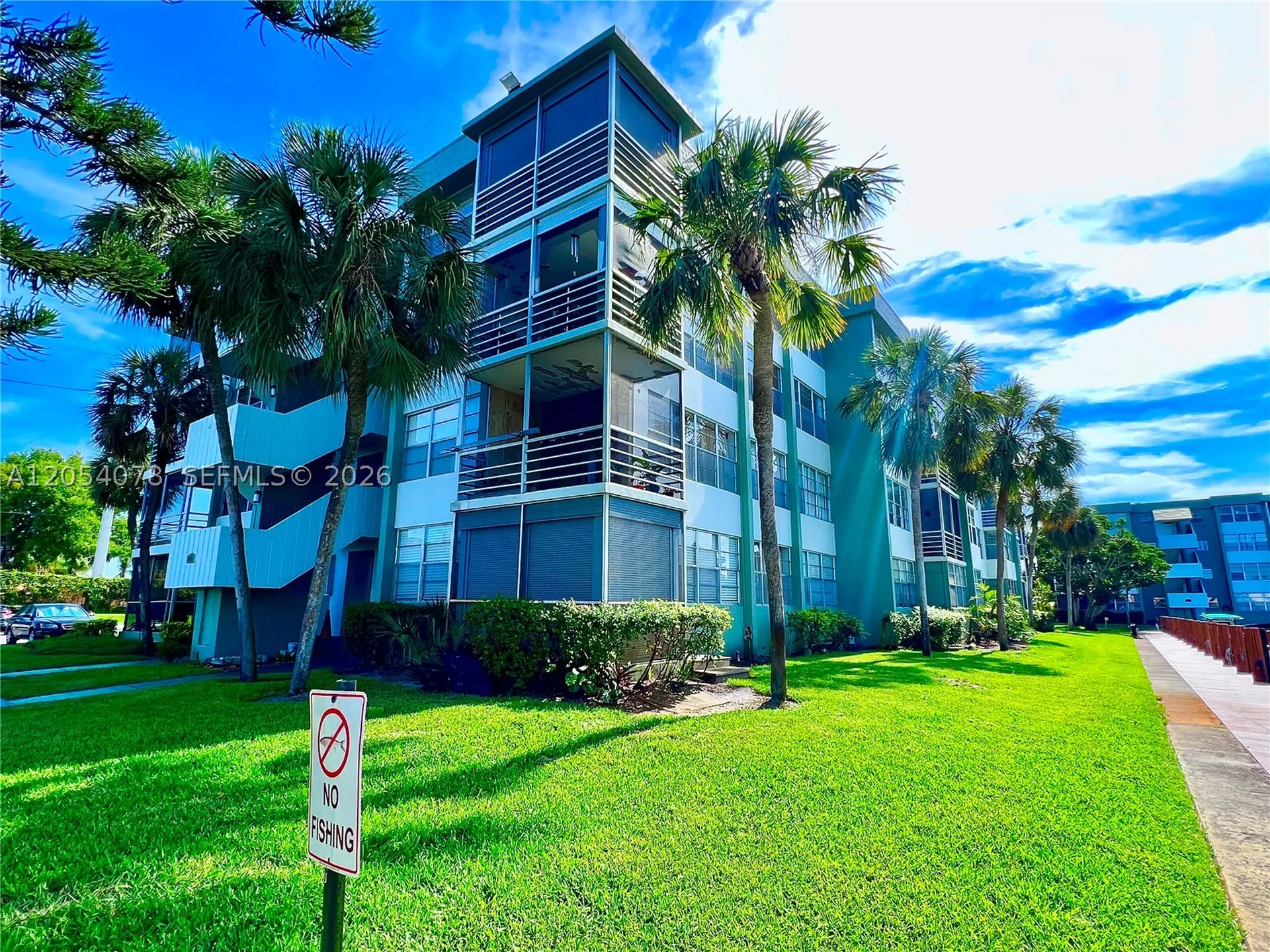 2741 Taft Street Hollywood FL 33020