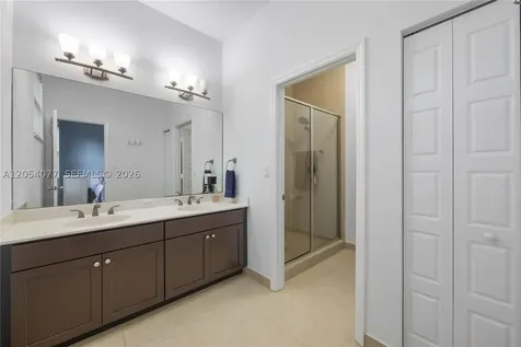658 NE 193rd Terrace Miami FL 33179