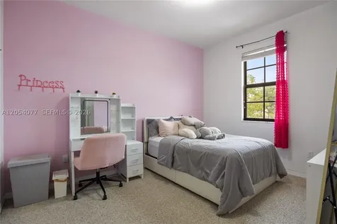 658 NE 193rd Terrace Miami FL 33179