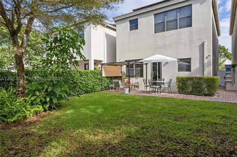 658 NE 193rd Terrace Miami FL 33179