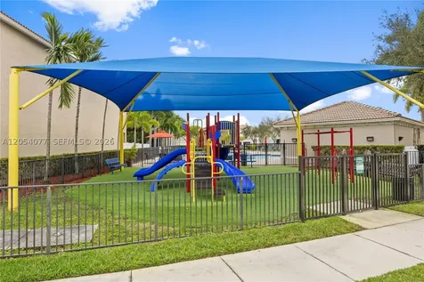 658 NE 193rd Terrace Miami FL 33179