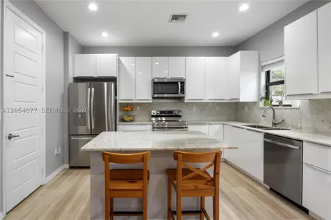 658 NE 193rd Terrace Miami FL 33179
