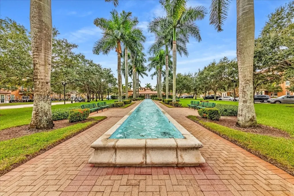 995 SW 147th Avenue Pembroke Pines FL 33027