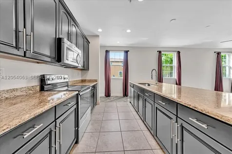 995 SW 147th Avenue Pembroke Pines FL 33027