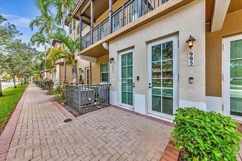 995 SW 147th Avenue Pembroke Pines FL 33027