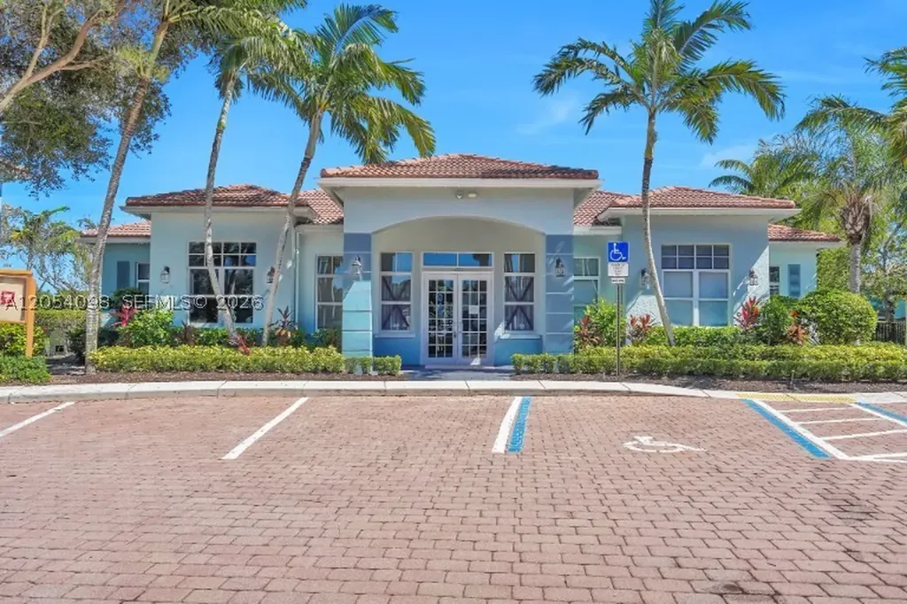 1942 Alamanda Way Riviera Beach FL 33404