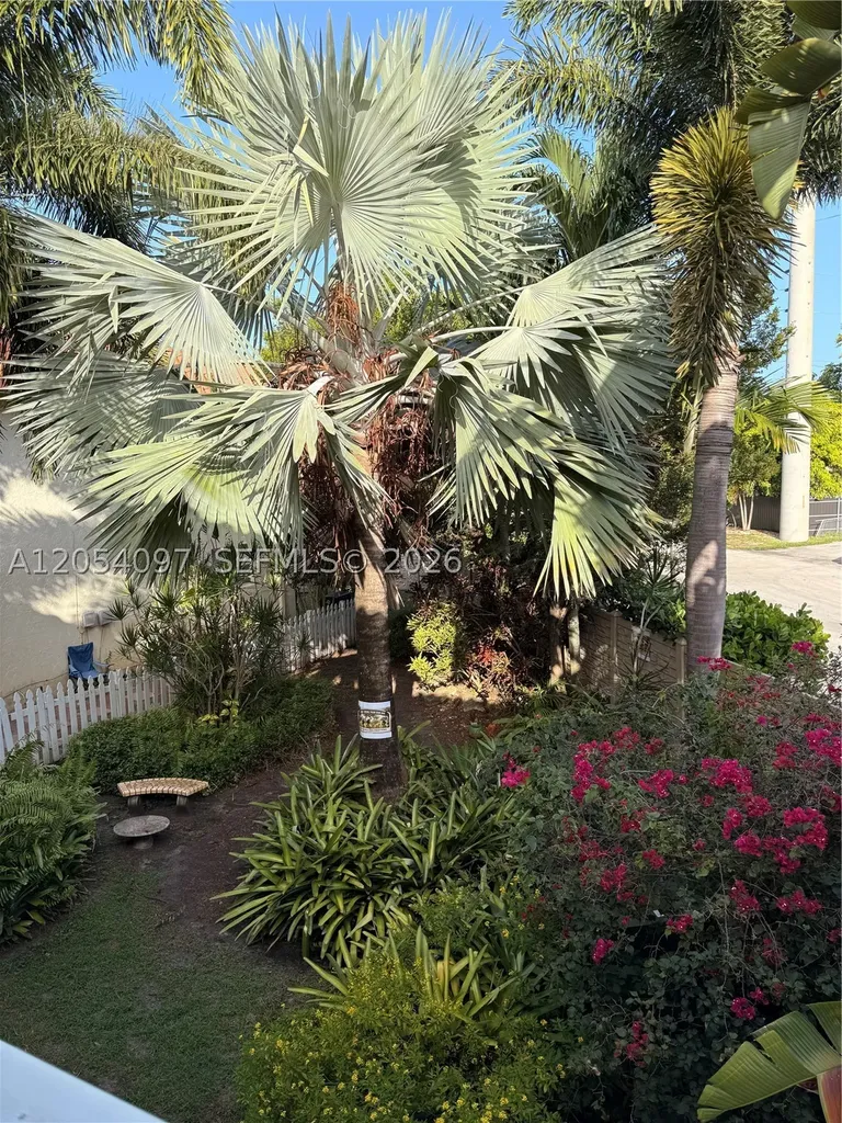 1125 NE 16th Place Fort Lauderdale FL 33305