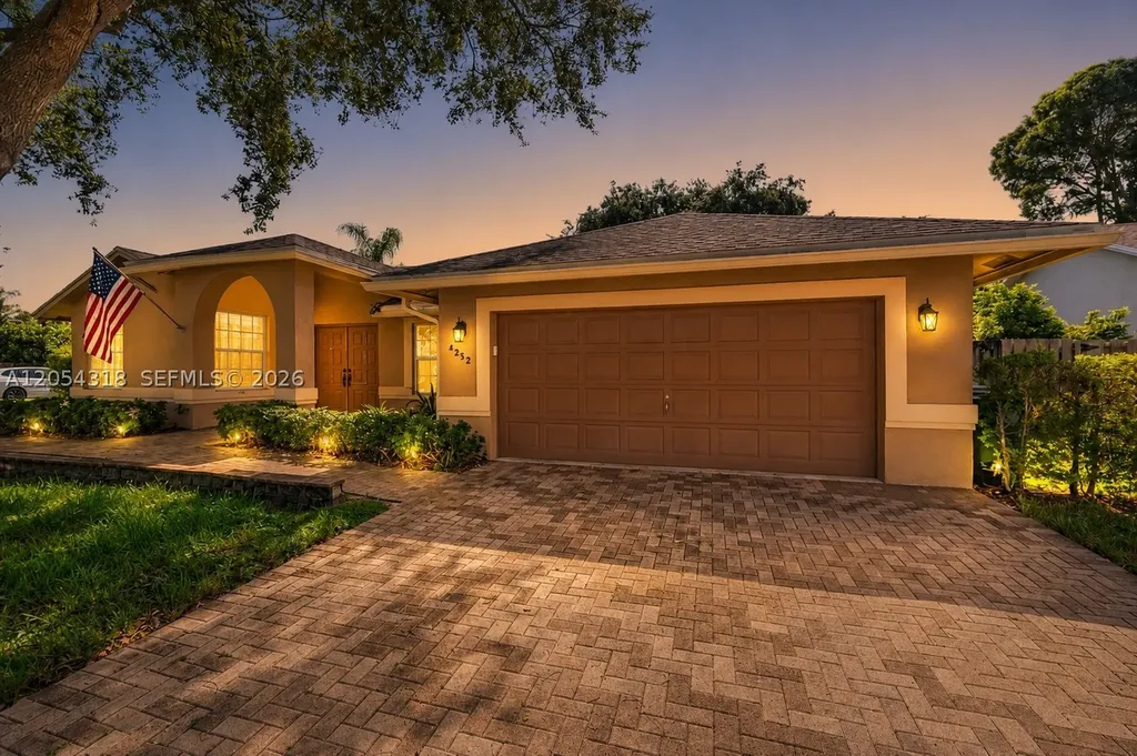 4252 SW 78th Drive Davie FL 33328