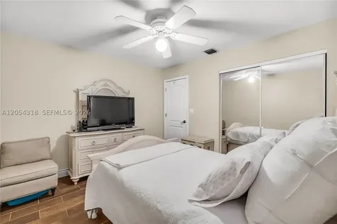 4252 SW 78th Drive Davie FL 33328