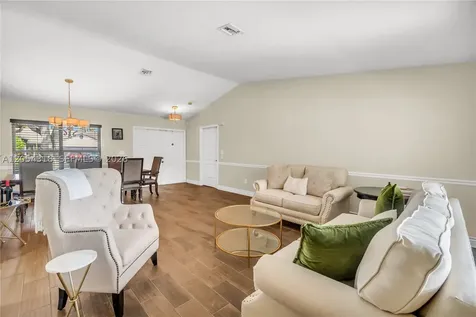 4252 SW 78th Drive Davie FL 33328