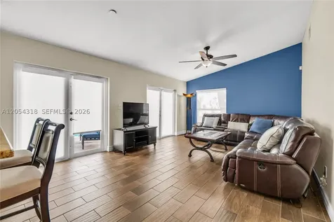 4252 SW 78th Drive Davie FL 33328