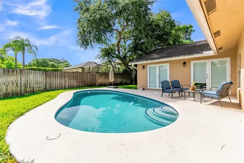 4252 SW 78th Drive Davie FL 33328