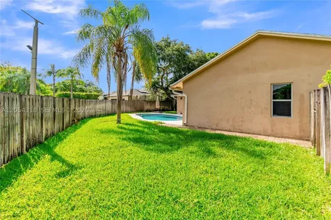 4252 SW 78th Drive Davie FL 33328