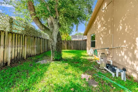4252 SW 78th Drive Davie FL 33328